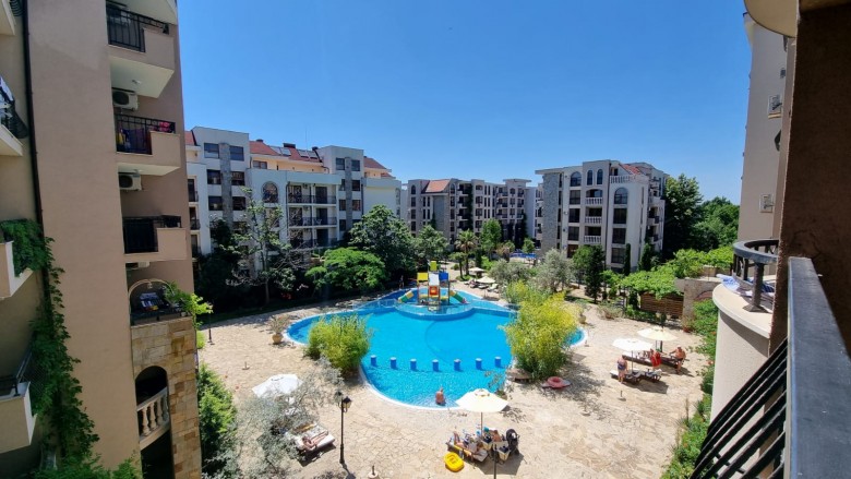 Qlistings - Lovely 1 BED apartment with pool view in... Property Image