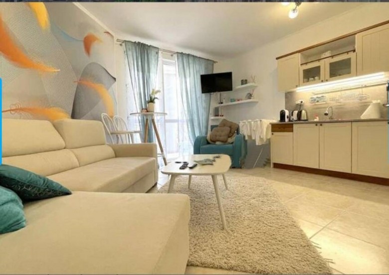 Lovely studio apartment with pool views in Izida Palace, Sunny beach