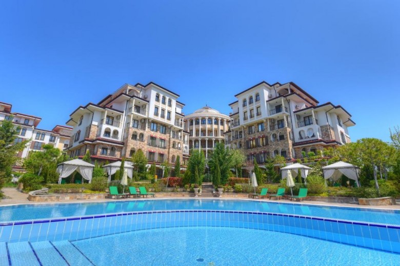 No commission: Spacious garden view apartment on the 1st sea line in The Cliff Beach & Spa, Obzor