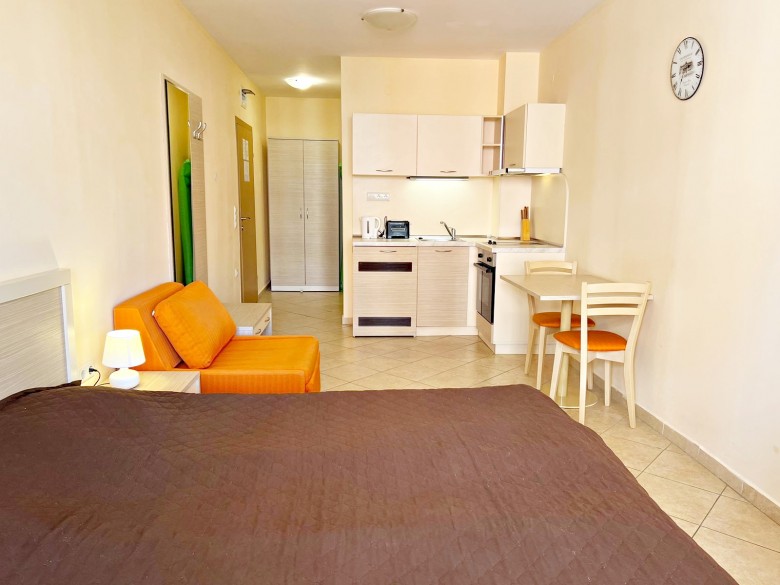  Bargain, Discounted, No commission:  Fully furnished studio apartment with panoramc views, 42 sq.m. in Royal Sun (Sunny beach)