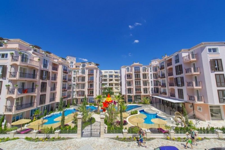 No commission: 1 BED apartment, 67 m2, with views to the garden in Crown Fort, St. Vlas