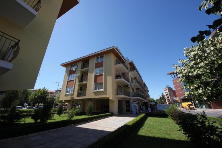No commission: 1 BED top floor apartment in Forum, 100 m to the beach, very close to Nessebar town